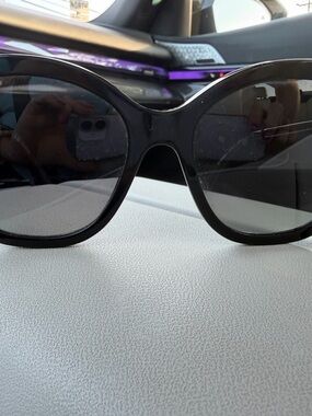 Chanel black pearl sunglasses in great condition